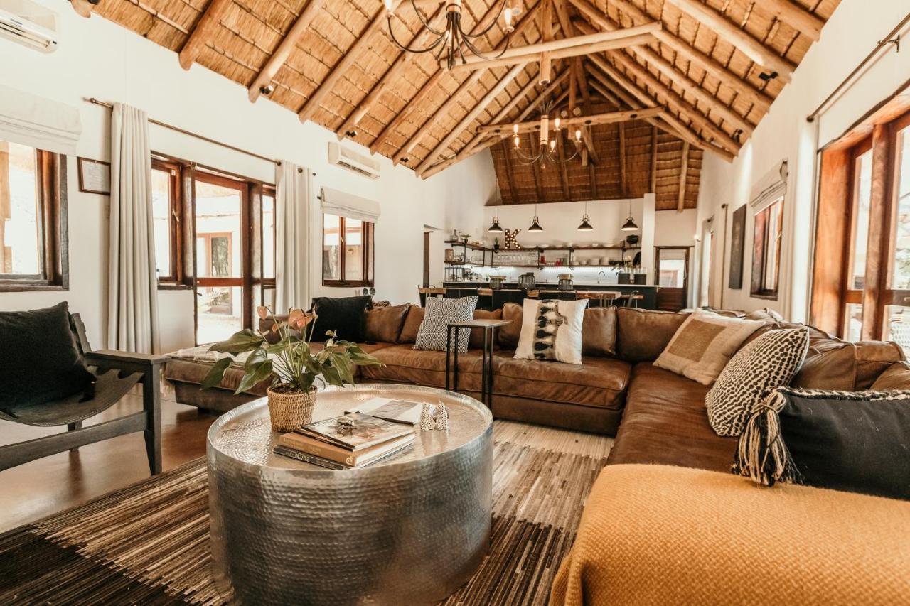 Kingly Bush Villa 팔라보르와 외부 사진